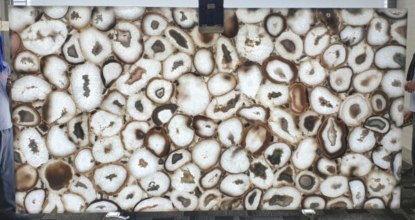 Agate grey giant